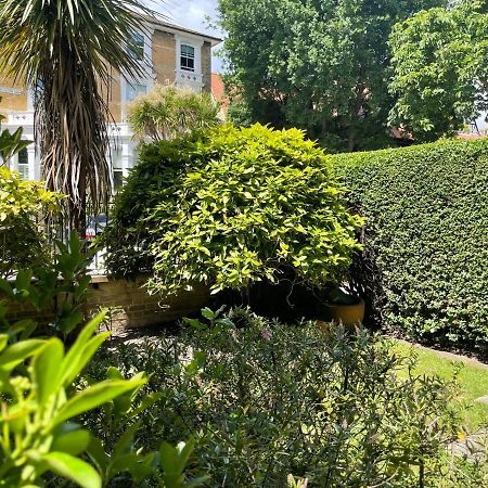 Charming Apartment In Chiswick London Kültér fotó